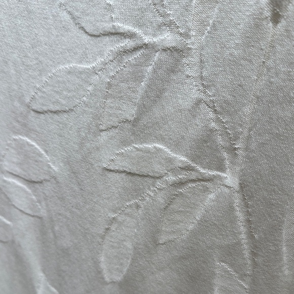 Zara Off-White Floral Knit Fabric Short Sleeved Button up Shirt - Picture 3 of 8